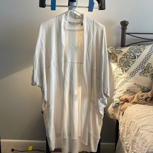 Athleta shirt sleeve wrap